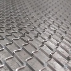 Expanding Metal