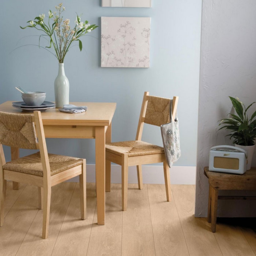 Light Brushed Oak 12mm AC5 | 8634+ | 1.81yd2