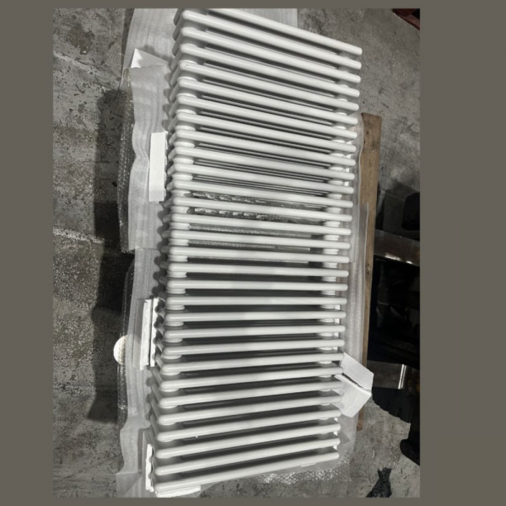 Hilltop 4 Column Vertical Radiator | 1370 x 600