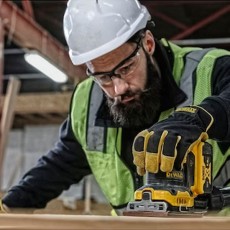 Dewalt 18v Xr Brushless 1/4 Sheet Orb Sander Bare