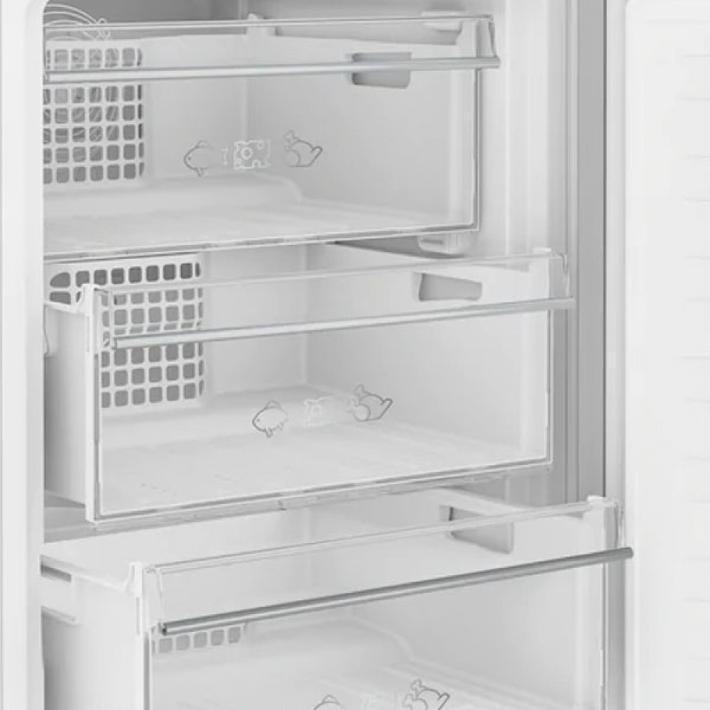 Blomberg Frost Free Fridge Freezer | White | KGM4524 