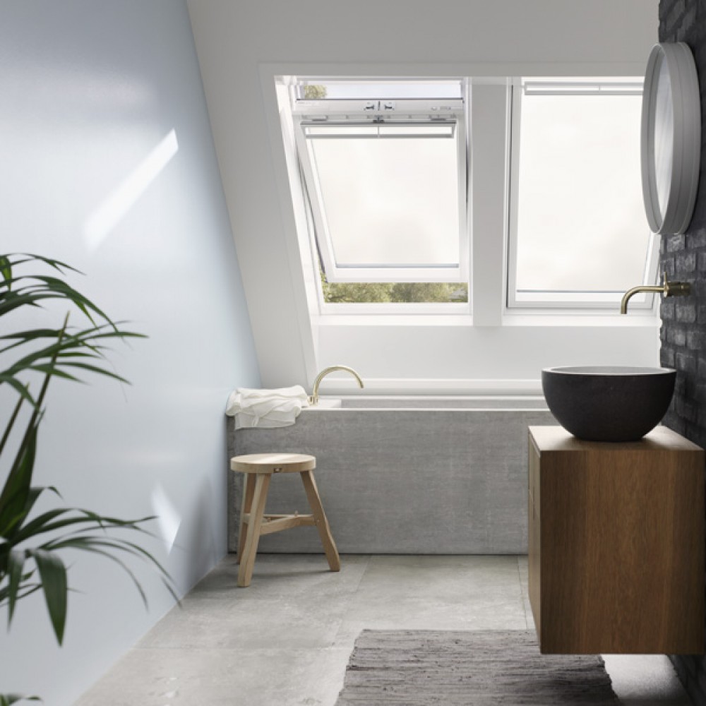 Velux Centre-Pivot Roof Window | GGL | White Painted Finish