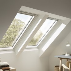 Velux Centre-Pivot Roof Window | GGL | White Painted Finish