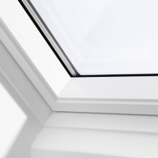 Velux Centre-Pivot Roof Window | GGL | White Painted Finish