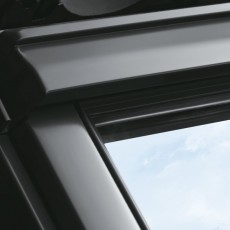 Velux Centre-Pivot Roof Window | GGL | White Painted Finish